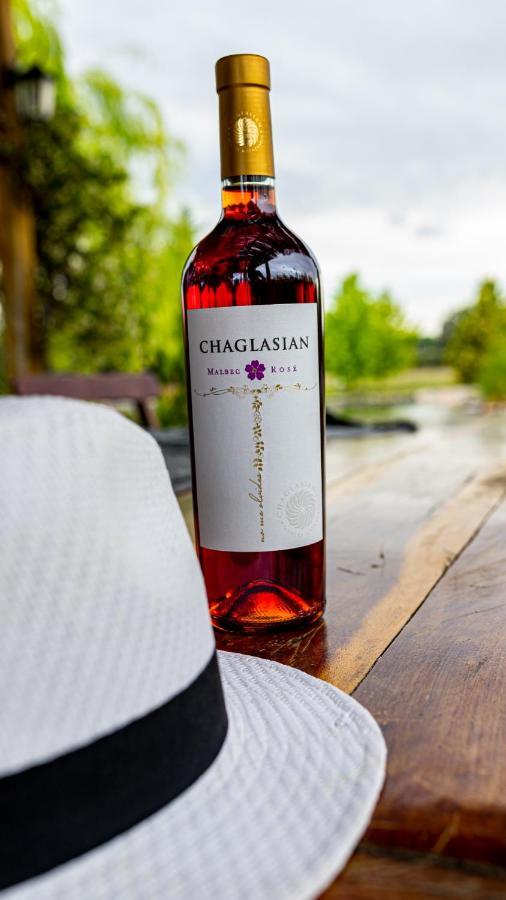 Chaglasian Wine & Suites San Rafael  Bagian luar foto